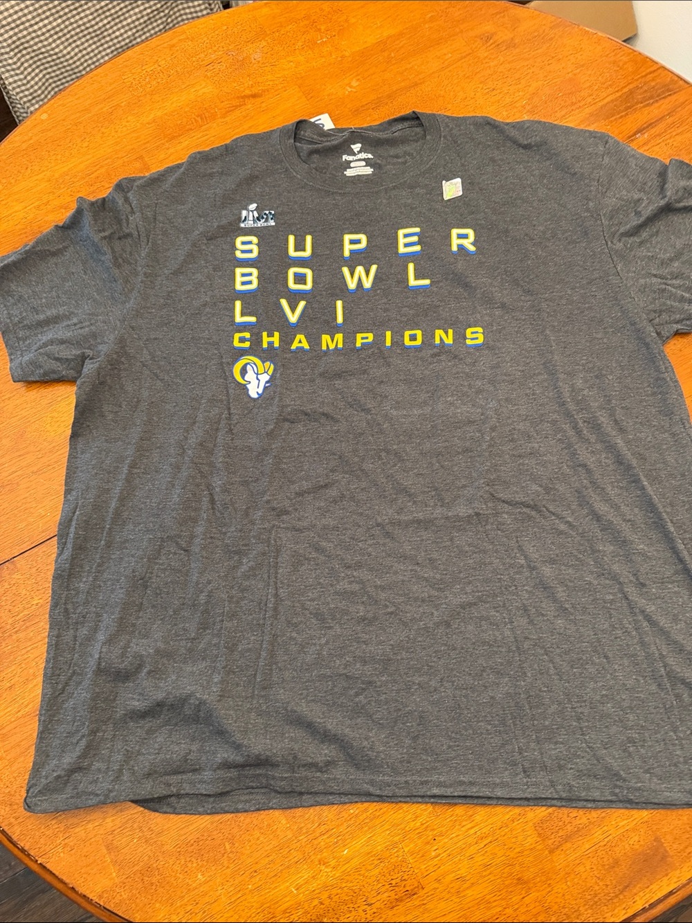 Reebok Men’s Gray Super Bowl LVI Champions Tee with Yellow & Blue Graphics xxxl